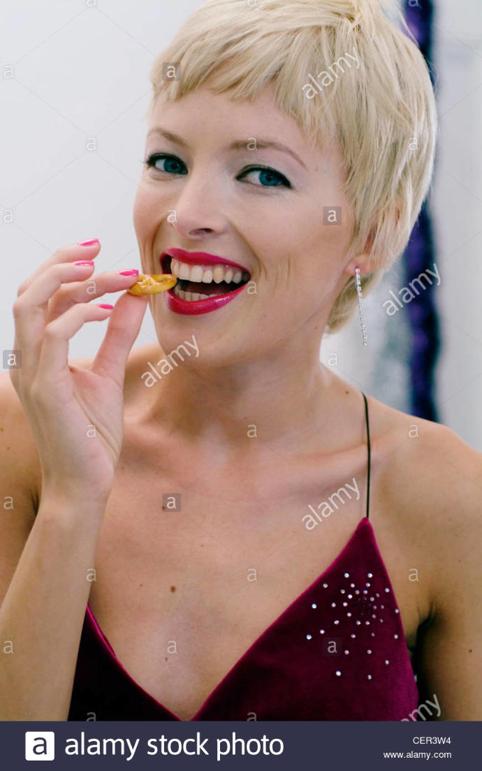 Hair and Nail Color Combinations: Which Are Ideal To Me, Which Are Not