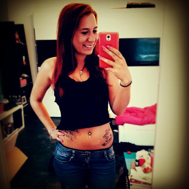 Hair and Nail Color Combinations: Which Are Ideal To Me, Which Are Not