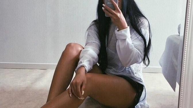Hair and Nail Color Combinations: Which Are Ideal To Me, Which Are Not