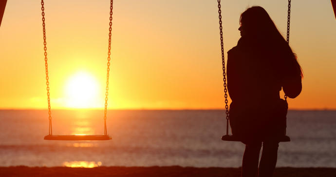 If a Girl Says She Can Be Alone Forever, She's Lying