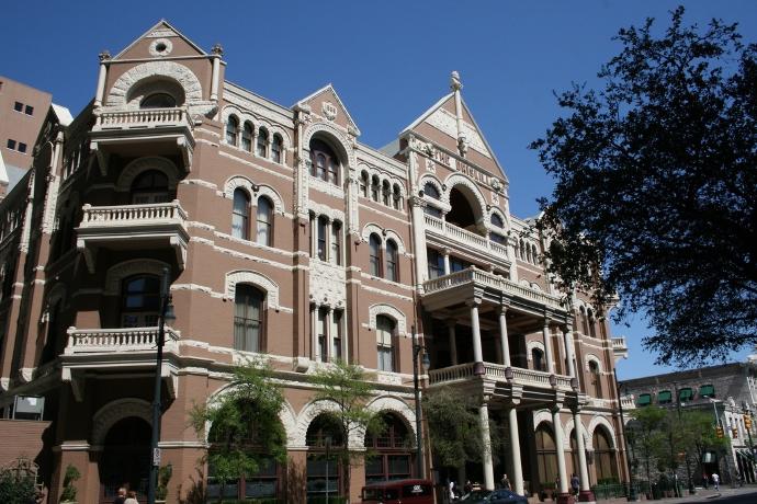 10 of the Spookiest Places to Visit in the Southern U.S.