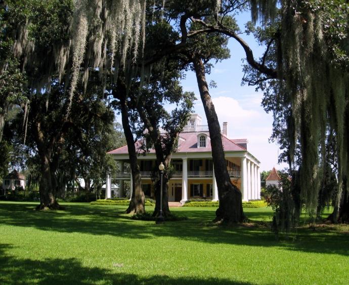 10 of the Spookiest Places to Visit in the Southern U.S.
