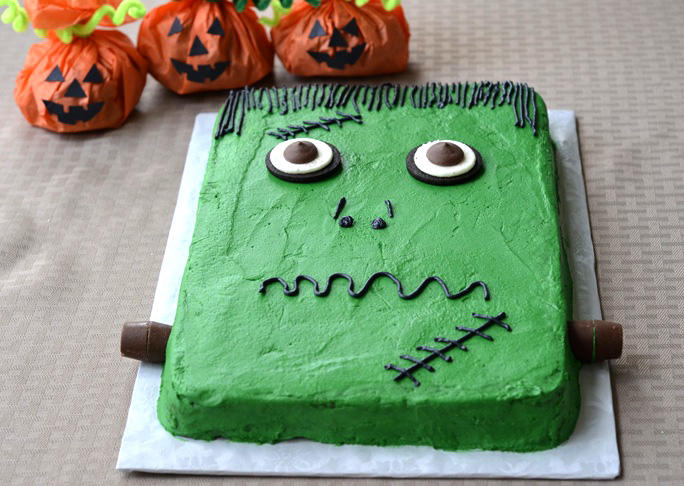 20 Fantastic Halloween Cake Designs
