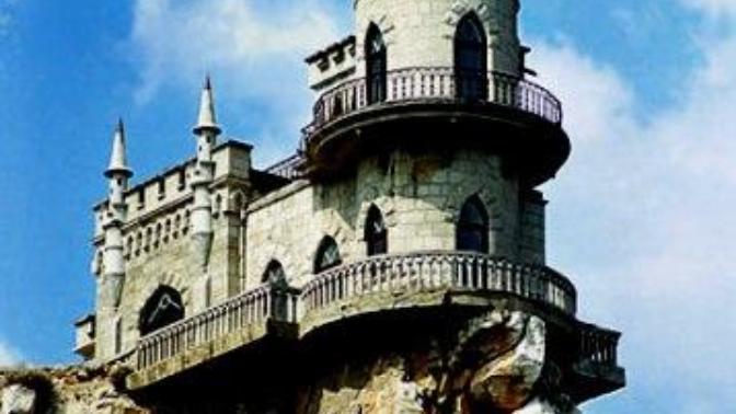 15 Amazing Castles and Their Histories From Around the World