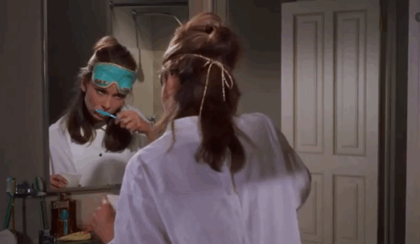 Girls, Here's What Immediately Gets a Guy's Attention