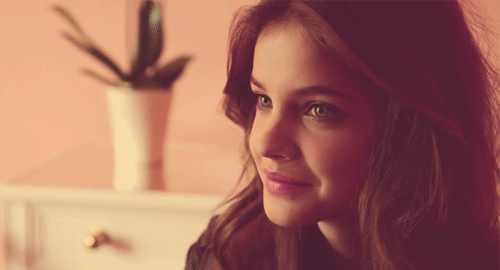 Girls, Here's What Immediately Gets a Guy's Attention