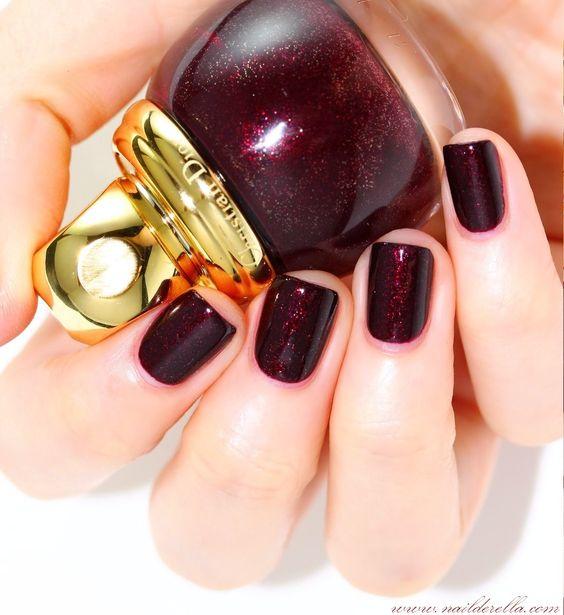 Festive Holiday Nail Designs