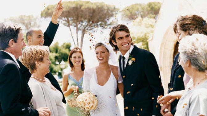 3 Reasons Why Weddings Are a HUGE Waste of Cash