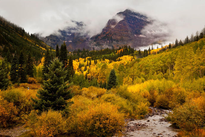 10 of the Best Places to Catch the Last of Fall Foliage