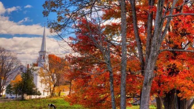 10 of the Best Places to Catch the Last of Fall Foliage