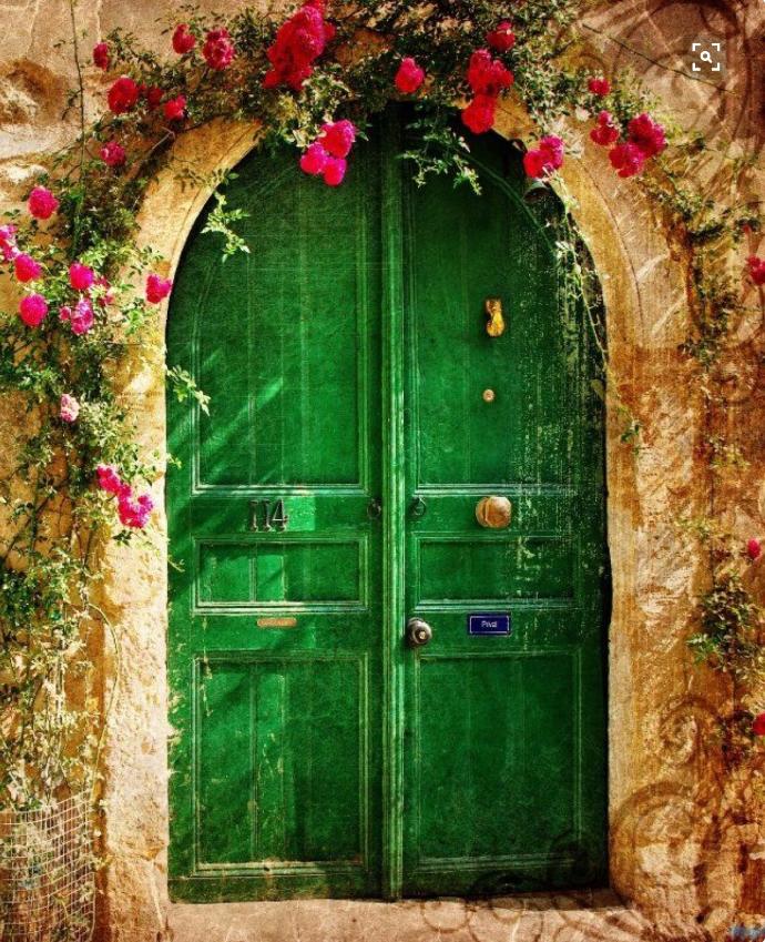 18 Gorgeous Doors For the Beauty and Architecture Lovers