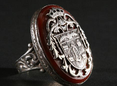 5 Accessories To Spice Up Your Holiday Season