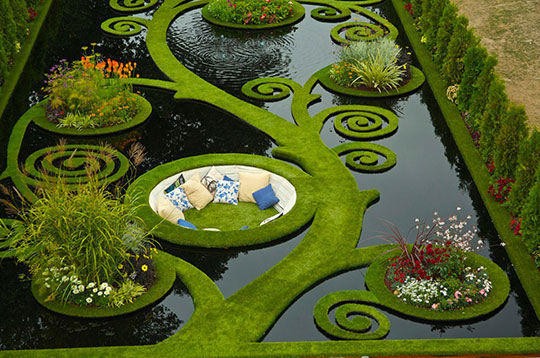 12 Amazing Eye-Candy Gardens