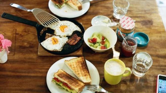 5 Reasons to Start Your Day with a Breakfast