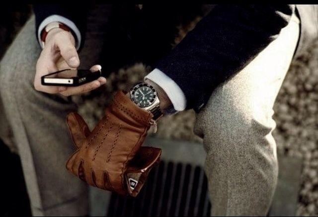 Classic Christmas Looks And Accessories