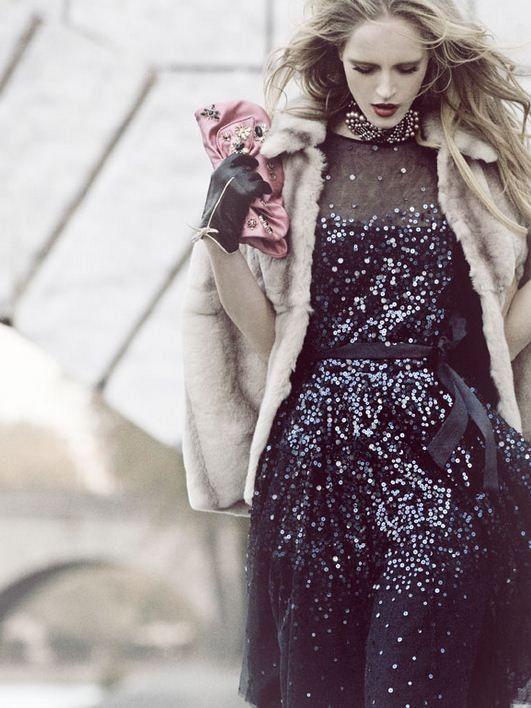 Classic Christmas Looks And Accessories