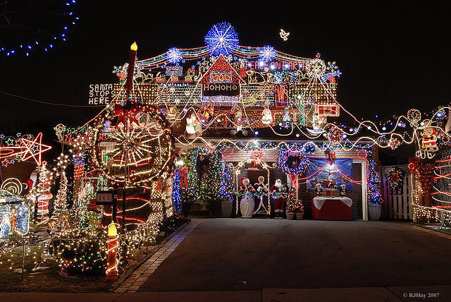 10 Full Christmas Light Decorations