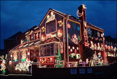 10 Full Christmas Light Decorations