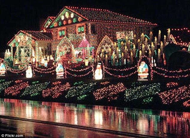 10 Full Christmas Light Decorations