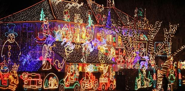 10 Full Christmas Light Decorations