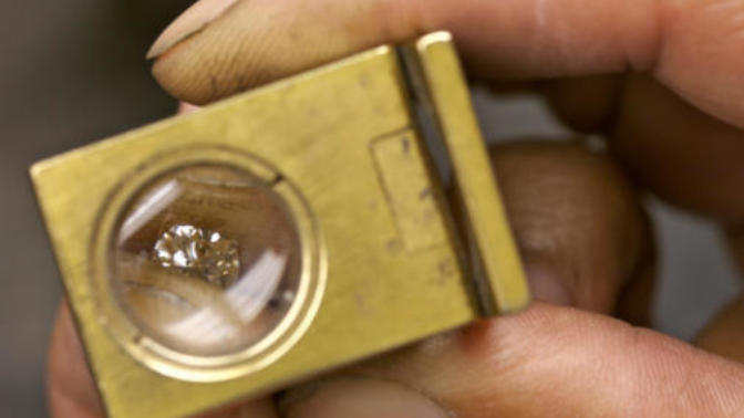 5 Home Tests To Distinguish Fake Diamonds From A Real One