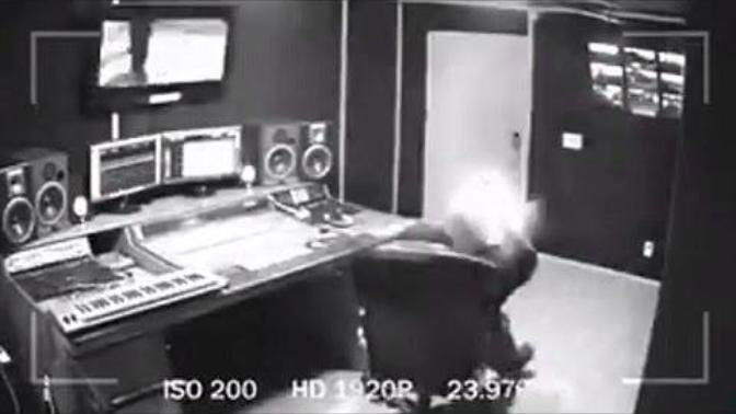 Moment Singer CeeLo Green Cellphone explodes in his face