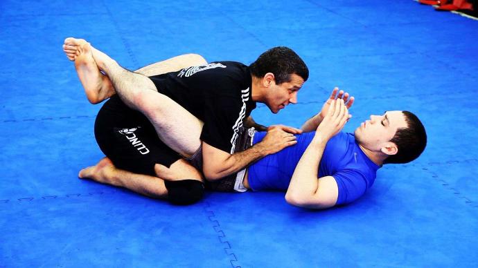How Smaller People Can Subdue Larger and Stronger Opponents