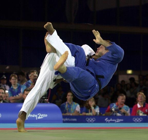 How Smaller People Can Subdue Larger and Stronger Opponents