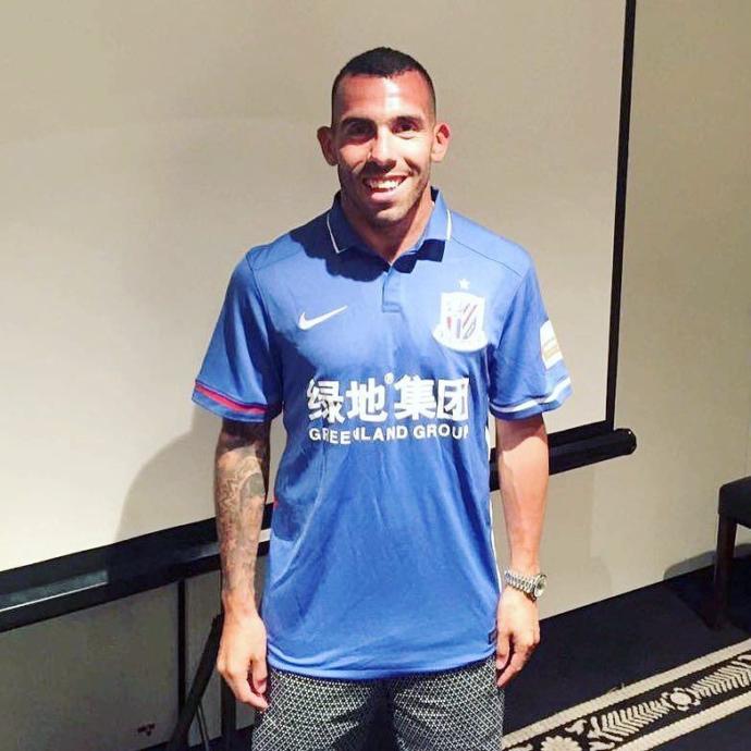 Carloz Tevez becomes the highest paid footballer.
