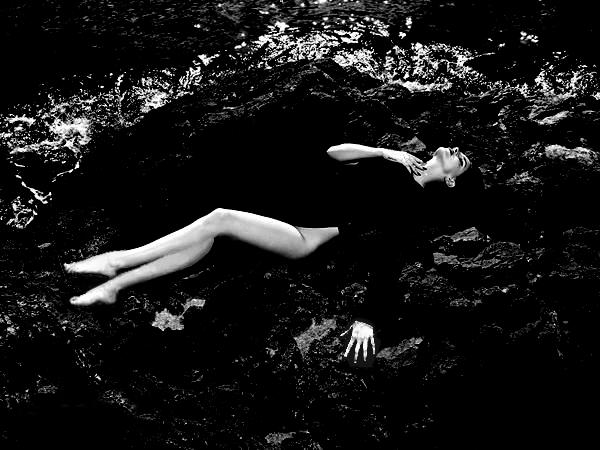 . eternal kiss eclipsed . a poem .