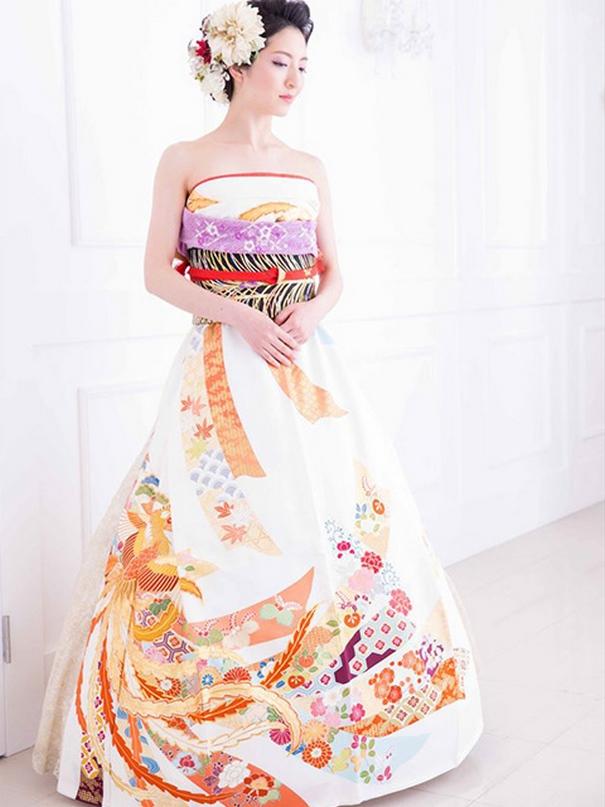 New Trend in Japan: Kimono Wedding Dresses!