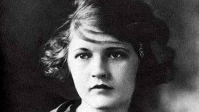 Hairstyles Throughout The Ages [20th Century]