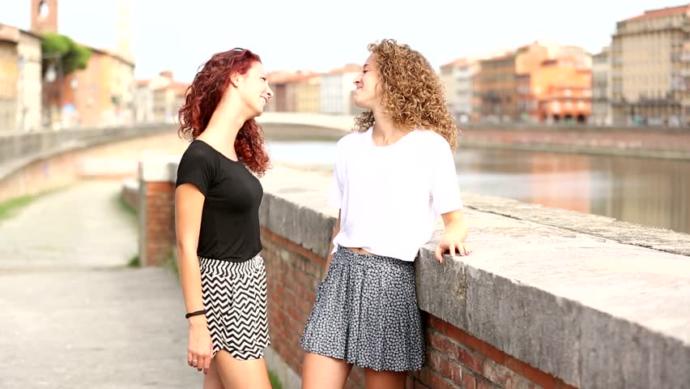 3 Tips You Can Use With Your Friend If Both of You Like The Same Person