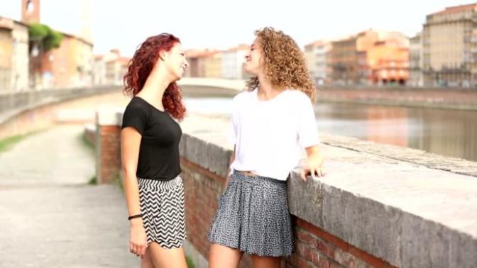 3 Tips You Can Use With Your Friend If Both of You Like The Same Person