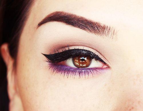 Phenomenally Unique Eye Liner Art 