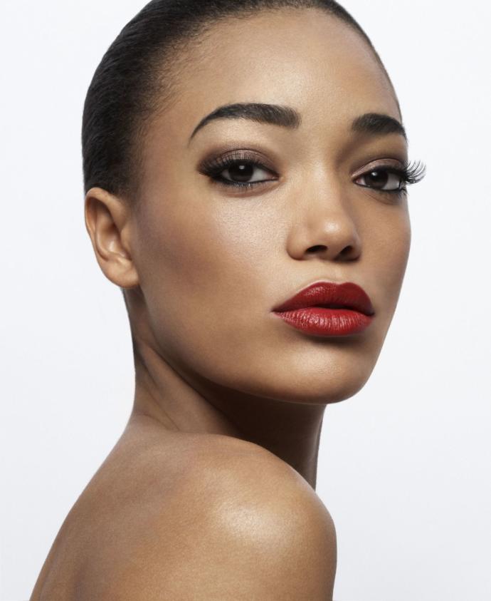 Red Lipstick For Every Skintone > A LookBook