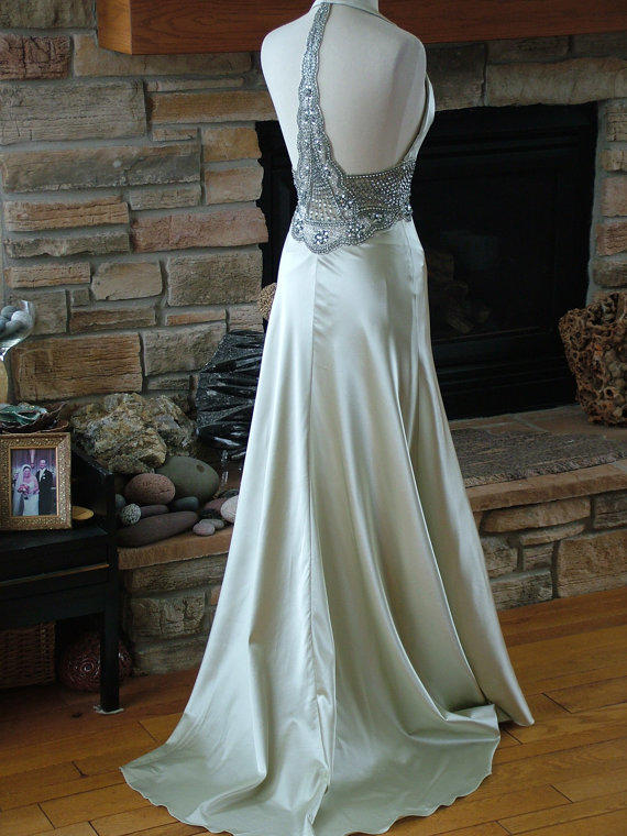 17 Non-Traditional Wedding Dresses for the Ballsy Bride