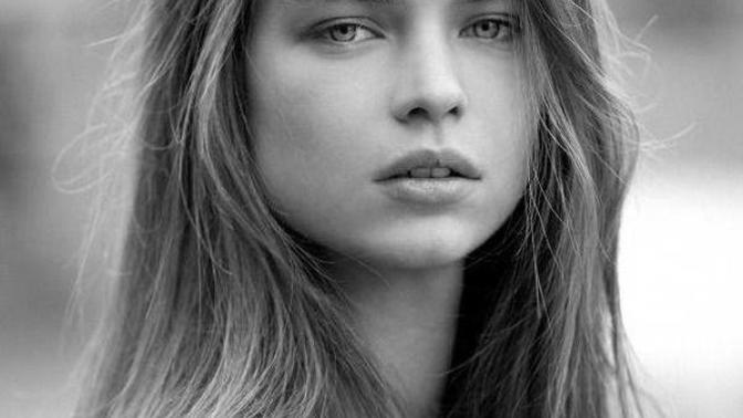 7 Physical Things that Will Make a Girl Stand Out in my Eyes, and Why