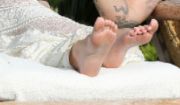 6 Women Who Have Really Beautiful Feet