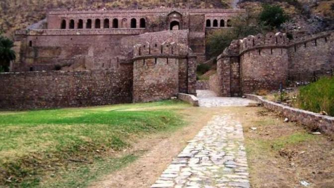 10 Scary Places in India You Should NOT Visit At Night