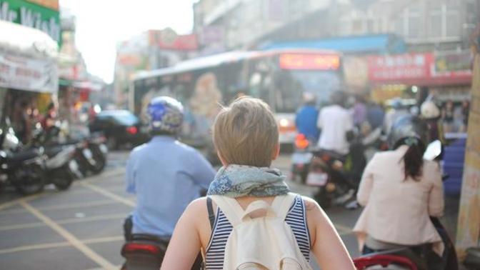 6 Ways to Overcome Shyness