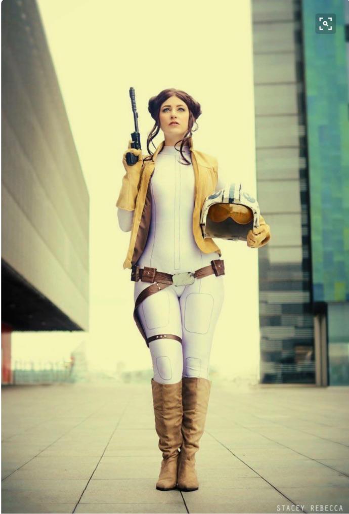 20 Amazing Cosplays from Women in Disney