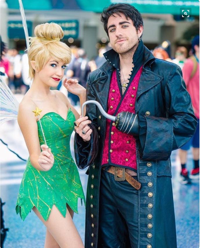 13 Awesome Cosplays of Men in Disney