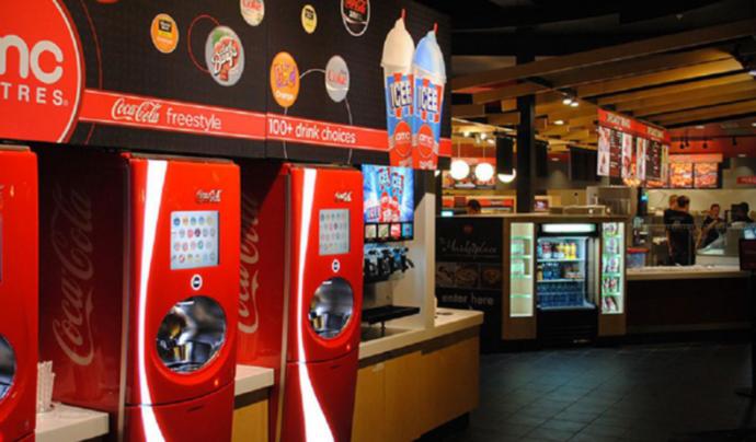 Top 3 Things People Love Doing While At The Movie Theaters