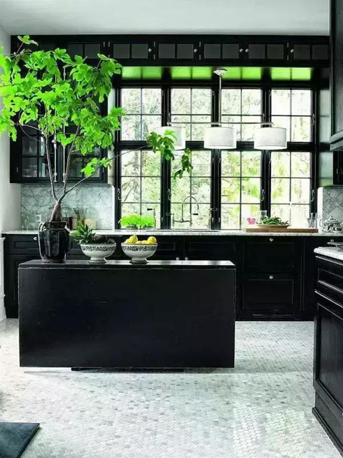 The Beauty of Black in Your Kitchen!