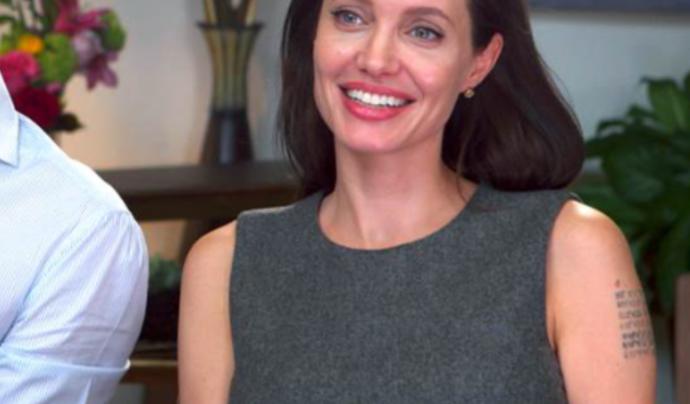 Jennifer Aniston Or Angelina Jolie (Reasons To Love Them)