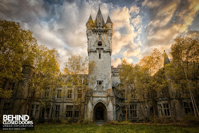 7 Creepy (But Stunning) Abandoned Buildings