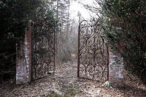 Haunted States: The Scariest Urban Legends (A-G)