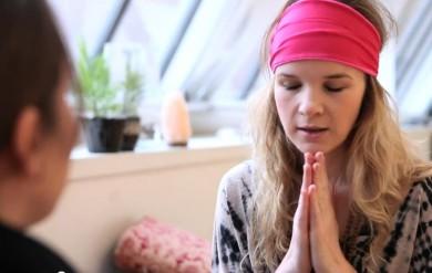 6 Thoughts of a Yoga Student During Class!