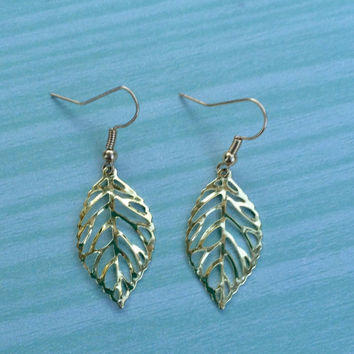 Dangle Earrings For The Understated Woman